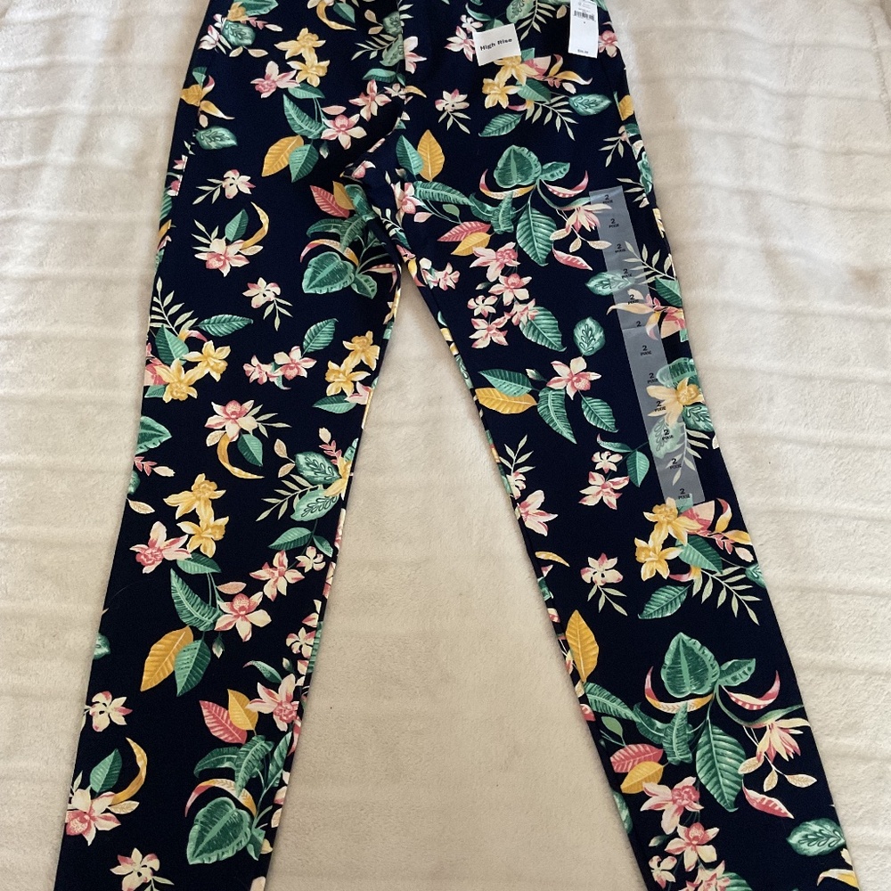 🌸 Old Navy Pixie High Rise Floral Pants – Size 2 – NWT